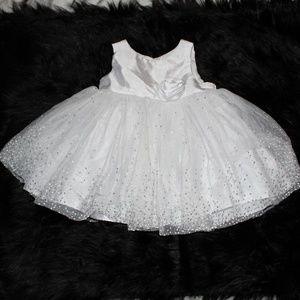 BEAUTIFUL ELEGANT WHITE PRINCESS DRESS